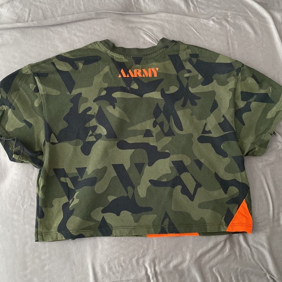 AARMY camo mini break crop tee XS - Picture 6 of 7